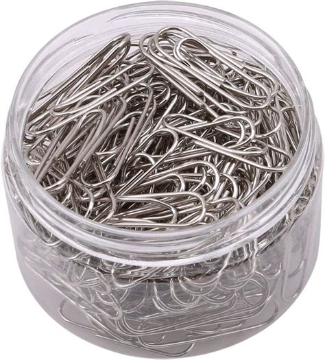 Why Do Metal Paper Clips Not Attract or Repel Each Other?